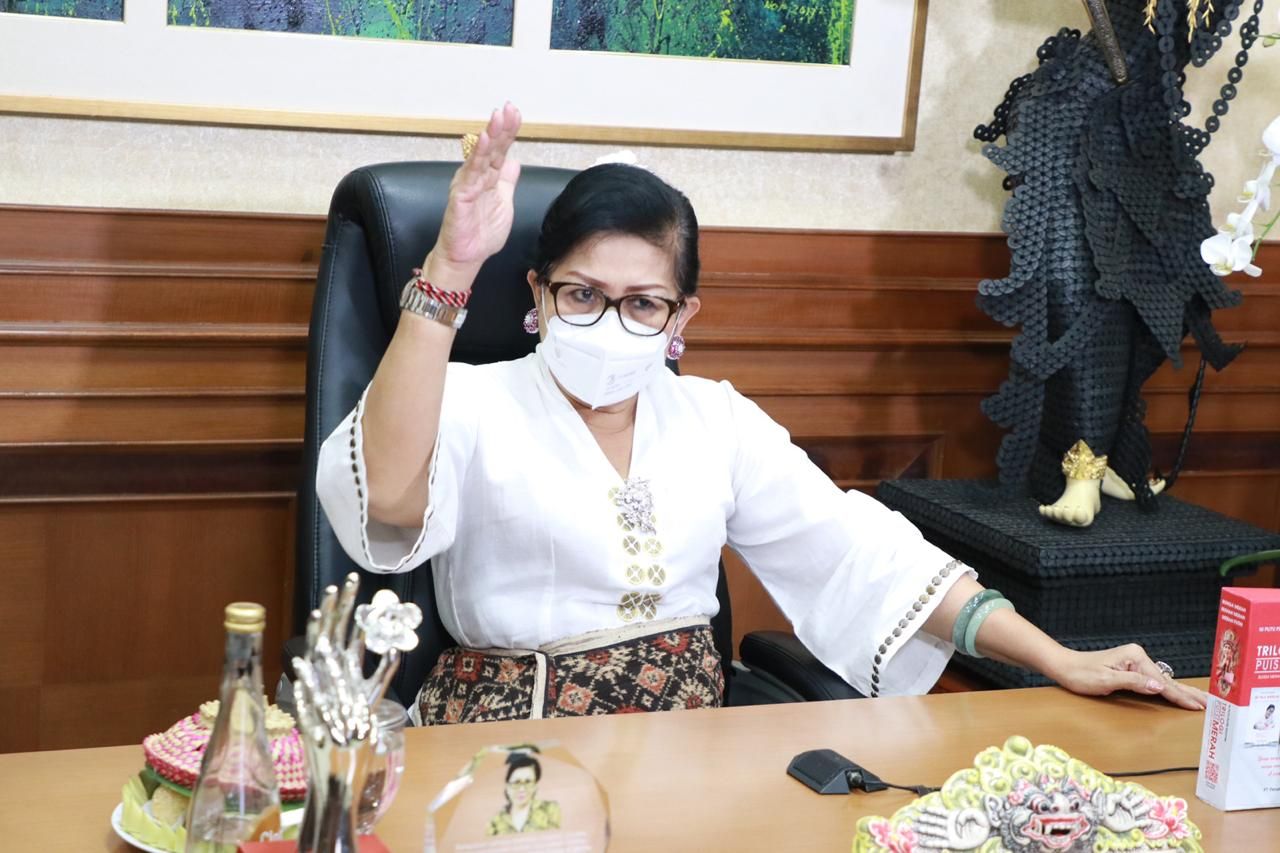 podiumnews.com-Ny Putri Koster Ajak Kaum Perempuan Isi Diri Siap Hadapi Tantangan